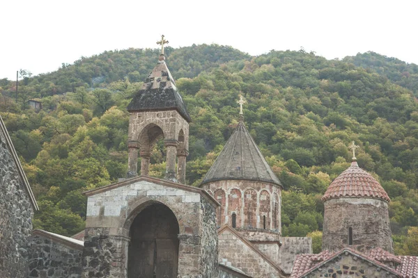Dadivank Igreja Armênia Com Fundo Grama — Fotografia de Stock