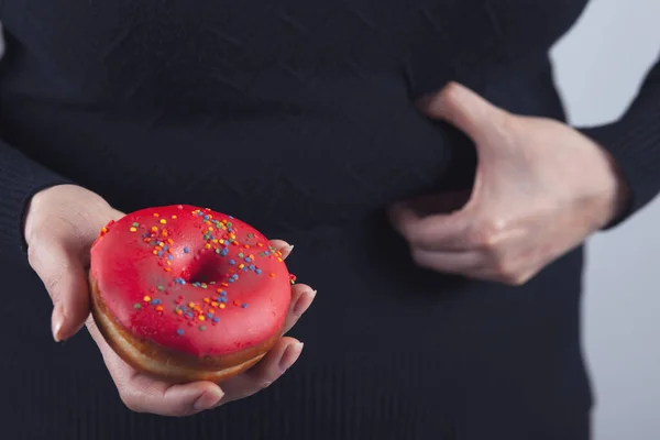 Fat Woman Hand Holding Donut Grey Background — Stock Photo, Image