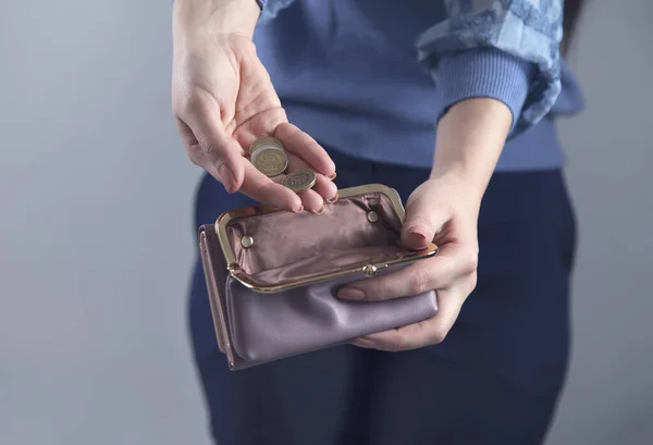 Woman Hand Holding Wallet Coins — Stock Photo, Image