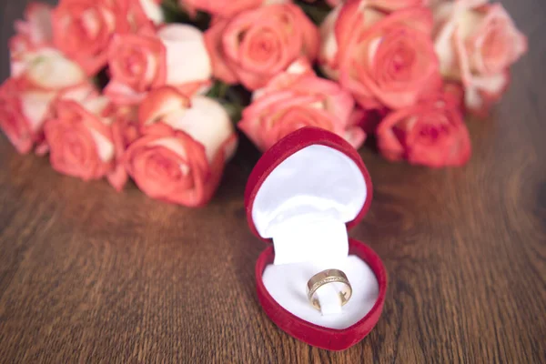 Roses Ring Table Background — Stock Photo, Image