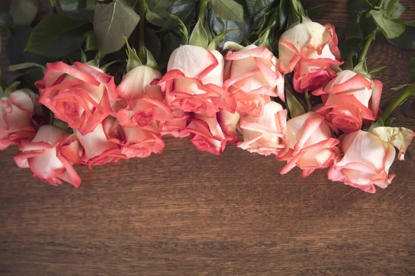Krásné Růže Pozadí Stolu — Stock fotografie