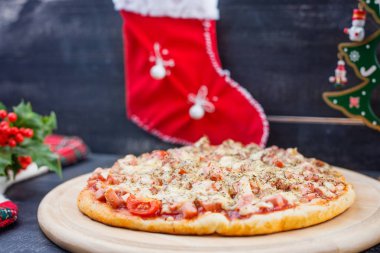 Pizza Noel ve yeni yıl arka plan üzerinde