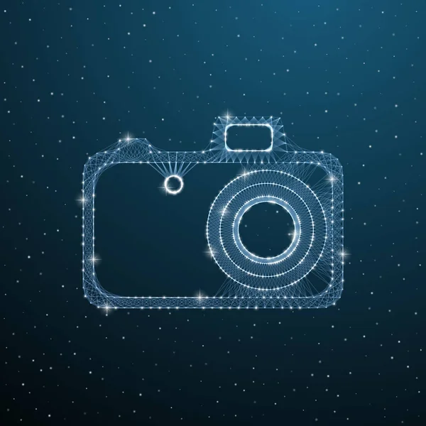 Fotokamera polygonal bild på mörkblå bakgrund. Låg poly digital fotografering utrustning. Vektor wireframe illustration med linje och punkt — Stock vektor