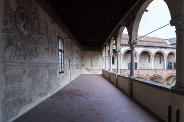 Ferrara şehir ünlü bir eski evde iç Bahçe
