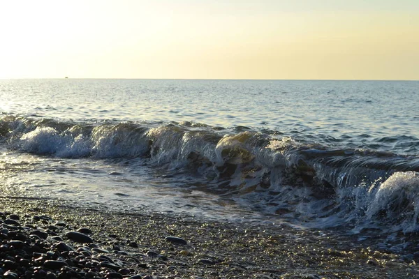 Zeegolven Die Naar Kust Stromen — Stockfoto