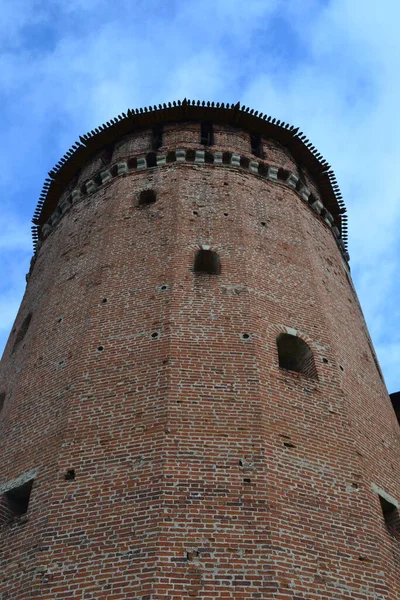 Kolomna Kremlin 'in duvarları ve kuleleri. Moskova Oblastı. Rusya.