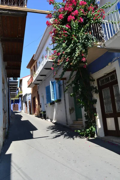 Kıbrıs 'ta boş bir cadde