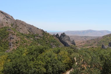 Gün batımında dağ manzarası