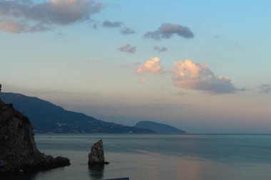 Körfezde gün batımı Gökyüzüne karşı