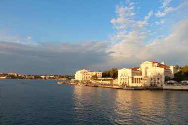 Körfezde yaz akşamları gün batımı