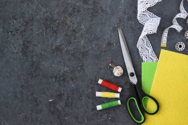 Arka plan dikiş malzemeleri, makas, sarı, yeşil