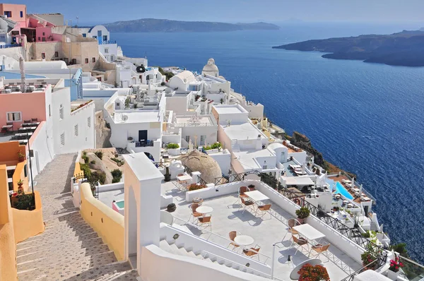 Kasaba ve okyanus Fira Thira Santorini Adası Yunanistan üzerinden öğleden sonra Görünüm.