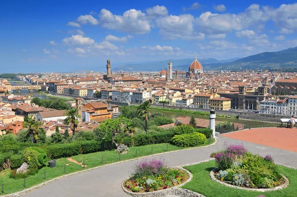 Piazzale Michelangelo İtalya Firenze genel bakış. — Stok fotoğraf