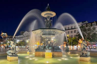 Praca de D. Pedro IV, bronz çeşmeli, Lizbon, Portekiz.