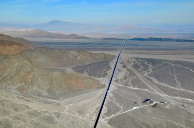 Peru, Nasca, Çöl ve Pan Amerikan Otoyolu.