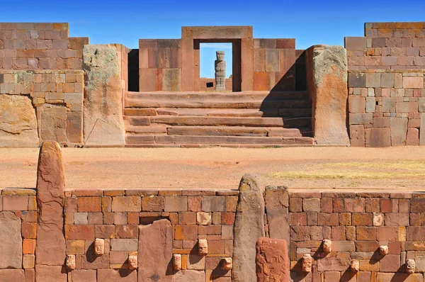 Bolivia, Tiwanaku, templet Kalasasaya. — Stockfoto