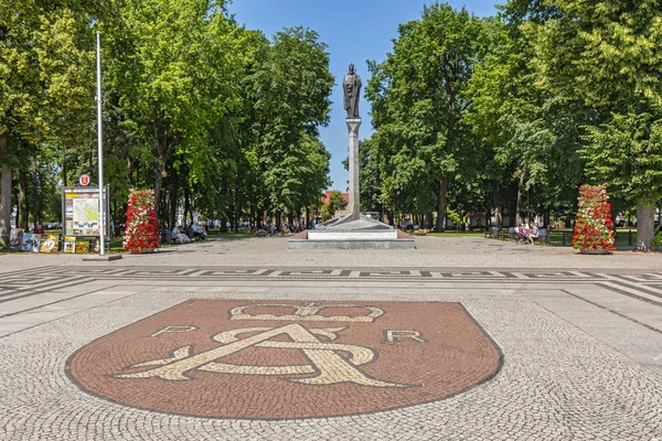 Monumento do Rei Sigismundo II Augusto, Augustow, Polónia . Imagem De Stock