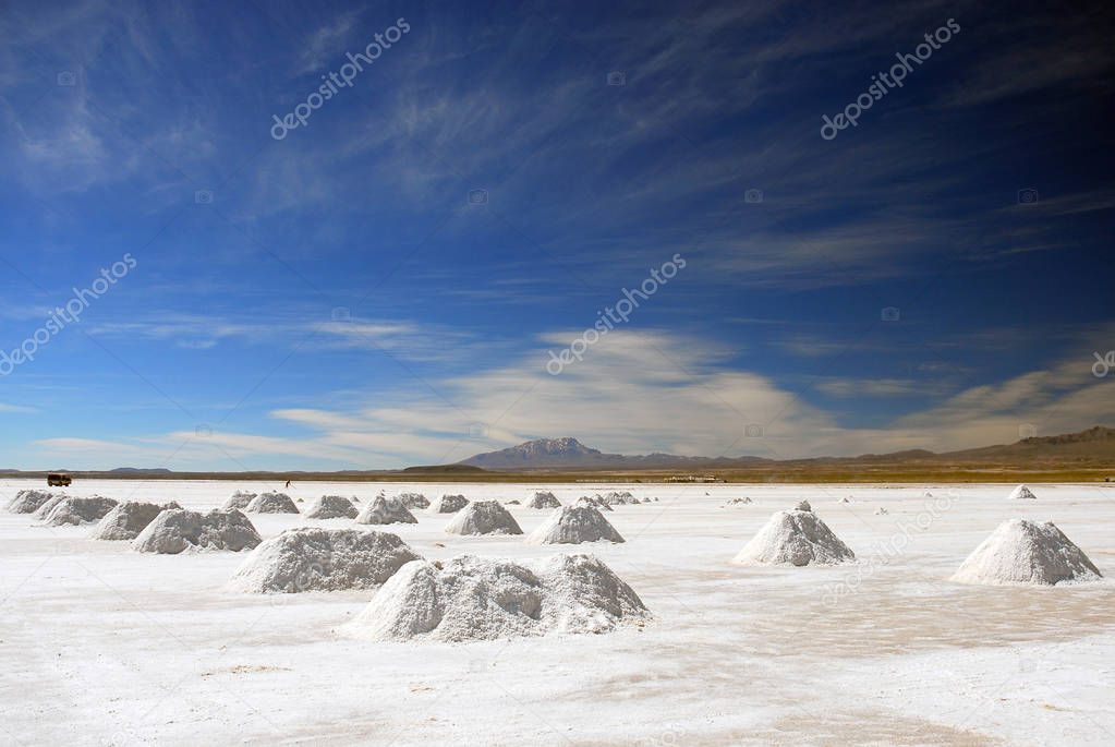 Bolivia, Salar de Uyuni, Salt Mountain.
