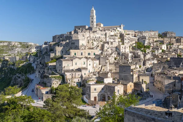 Pohled na starobylé město kopec, Matera, Basilicata, Itálie. — Stock fotografie