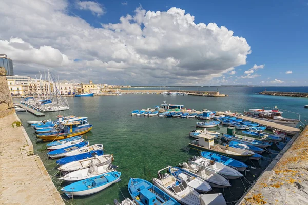 Fishing boats, southern harbour in town of Gallipoli, Italy. — Stock Photo, Image