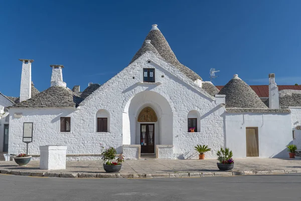 İtalya 'nın Bari ilindeki Alberobello' daki Trullo the Museum.