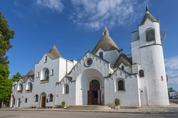 Iglesia Trullo de San Antonio de Padua en Alberobello, Puglia . — Foto de Stock