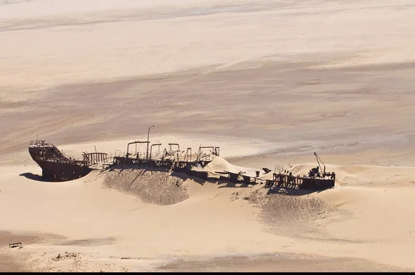 Edward Bohlen shipwreck on Namib desert, Skeleton Coast, Africa, Namibia. — Stock Photo, Image