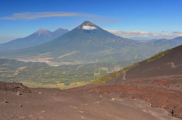 Guatemala, Volcan de Agua, stratovolcano located in the department of Sacatepequez. — Stock Photo, Image