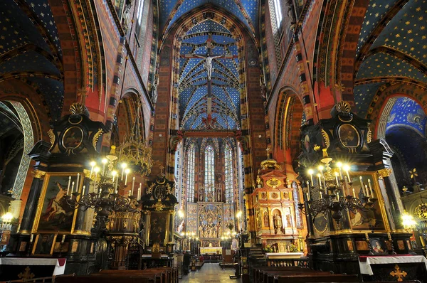 Lengyelország, Krakkó, Szűz Mária Bazilika, Belső nézet. — Stock Fotó