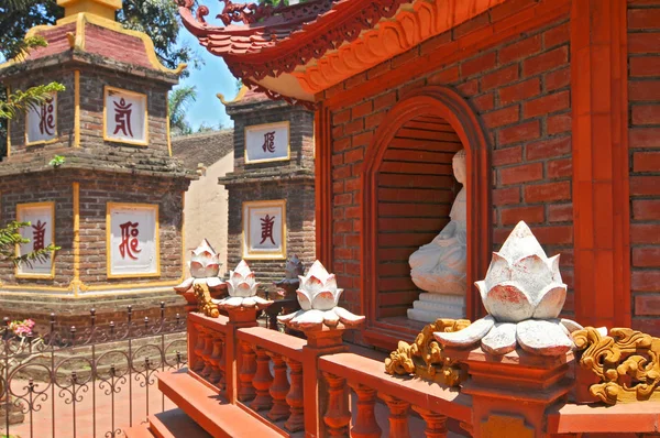 Pagode de Tran Quoc templo em Hanói, Vietnã . — Fotografia de Stock