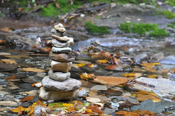 Nepal, Annapurna Conservation Area, Small Stone Cairns. — Stock Photo, Image