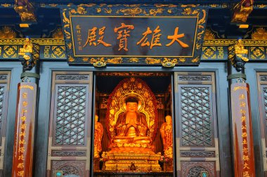 Da Ci 'en Tapınağının önünde, Xian, Çin.