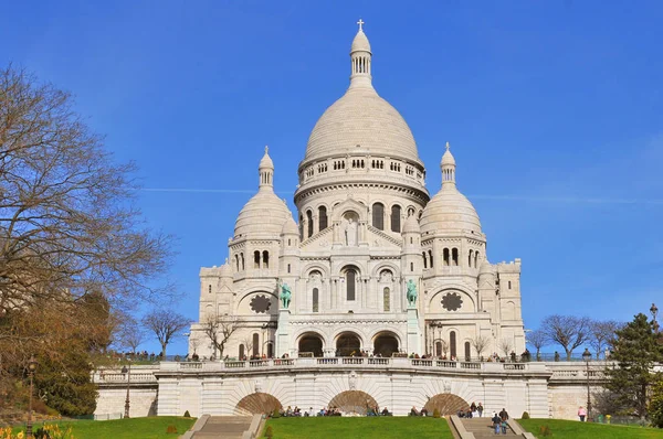 Basilique du Sacre Coeur (Basilica Sacre Coeur) på Montmartre i Paris, Frankrike. — Stockfoto