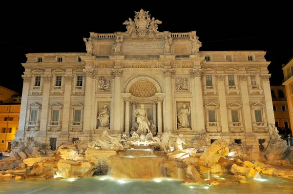 Fontana di Trevi (Fontana di Trevi) di notte, Roma Centro Storico, Italia . — Foto Stock