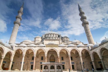 Görünümü görkemli Kanuni Sultan Süleyman Camii veranda, Istanbul, Türkiye.