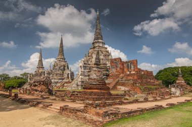 İhtiyar Chedi harabelerde Wat Phra Si Santhe, Tayland, Ayutthaya.