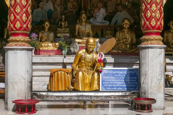 Chiang Mai, Tayland 'daki Doi Suthep Tapınağında ünlü Keşiş Heykelleri. — Stok fotoğraf