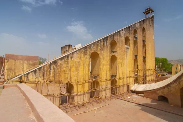 Instrumento astronômico no observatório Jantar Mantar Jaipur, Rajasthan, Índia . — Fotografia de Stock