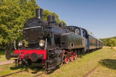 Antik siyah lokomotif Önden Görünüm Bialowieza Müzesi, Polonya.