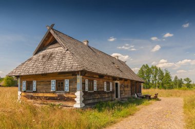 Polonya, Bialowieza 'da açık hava halk müzesi Skansen.
