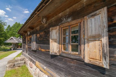 Polonya, Bialowieza 'da açık hava halk müzesi Skansen.