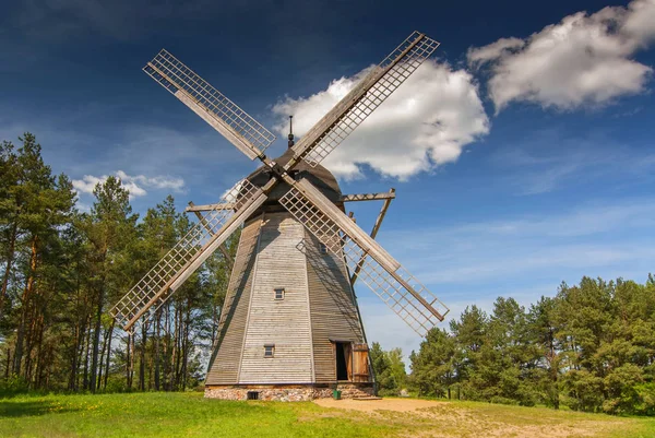 Original windmill from 19th century, dutch type The Folk Architecture Museum and Ethnographic Park in Olsztynek, Poland. — Stock Photo, Image