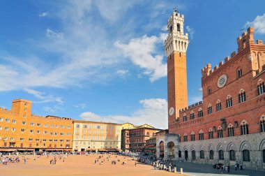 Torre del Mangia ve Palazzo Publico Campo, Siena, Toskana, İtalya.