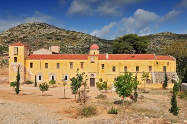 Girit 'teki en eski manastırlardan biri olan Gouverneto Manastırı (Moni Gouvernetou), Akrotiri Yarımadası, Chania Bölgesi, Yunanistan.
