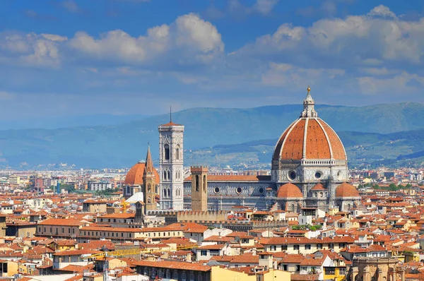 İtalya 'nın Çiçek Katedrali' nden Aziz Mary ile Florence Panorama. — Stok fotoğraf