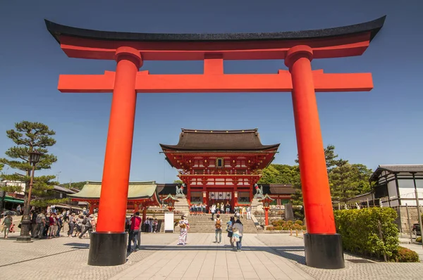 De Romon Gate bij Fushimi Inari Shrine 's ingang in Kyoto, Japan. — Stockfoto