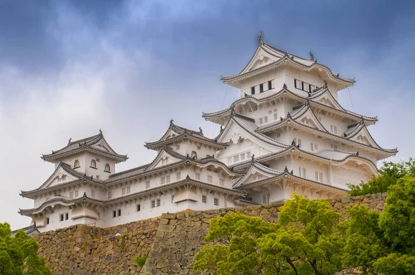 Castelo Himeji, também chamado de Castelo Heron branco, Japão. Este é um patrimônio mundial da UNESCO no Japão . — Fotografia de Stock