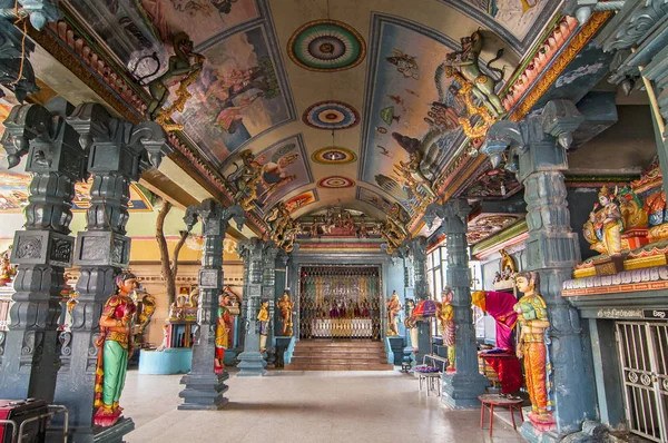 Interior do Sri Kailasanathar Swami Devasthanam ou capitães templo jardim é o mais antigo templo hindu de Colombo a capital do Sri Lanka . — Fotografia de Stock