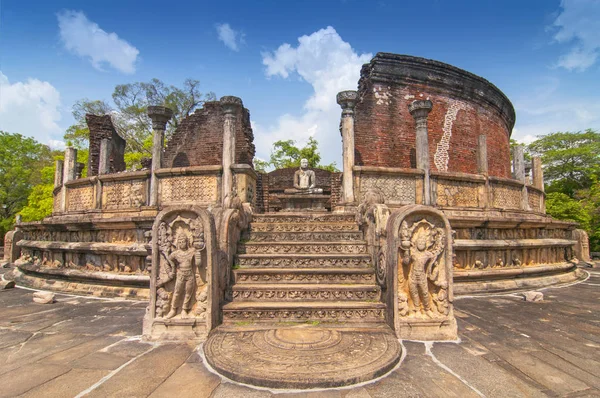 Vatadage (Round House) de Polonnaruwa ruína Património Mundial da UNESCO no Sri Lanka . — Fotografia de Stock