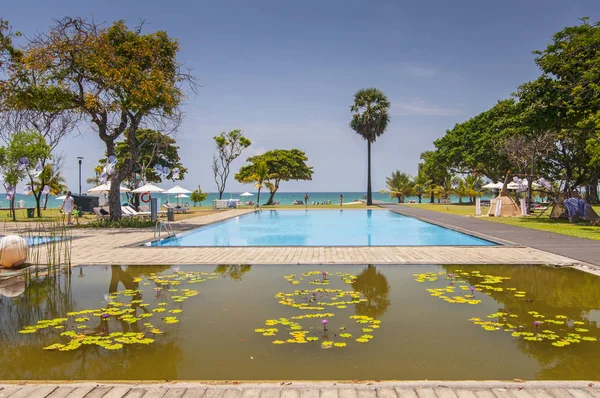 Trinco Blu by Cinnamon hotel de lujo en Trincomalee, Sri Lanka . Imágenes de stock libres de derechos